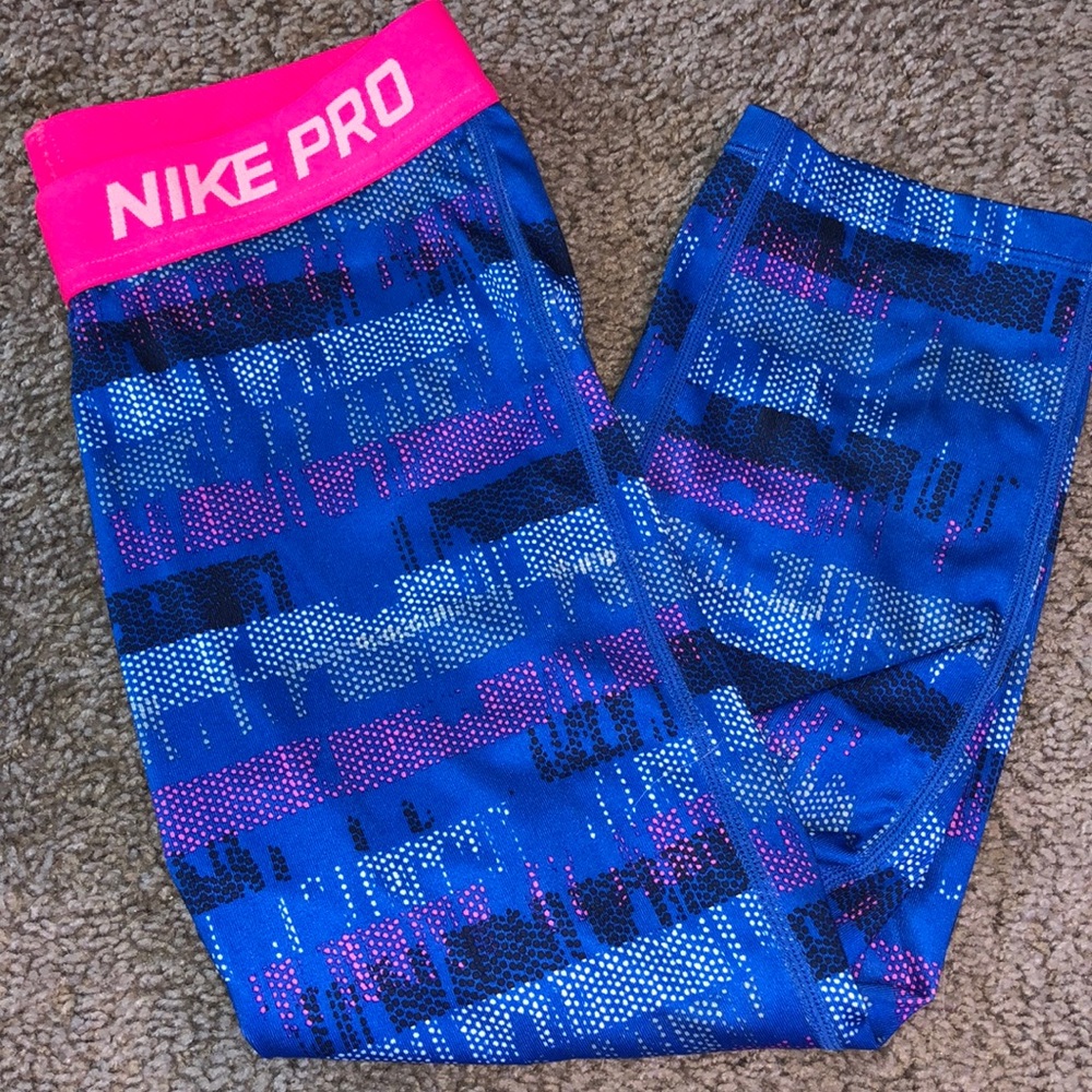 Nike Pro Patterned Cropped Leggings